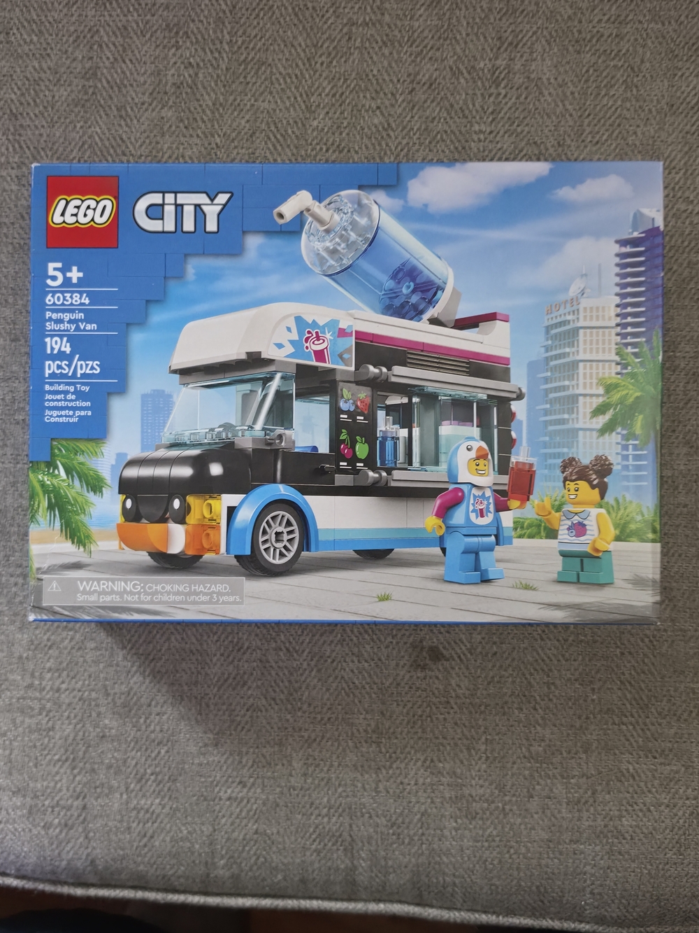 LEGO CITY: Penguin Slushy Van (60384)